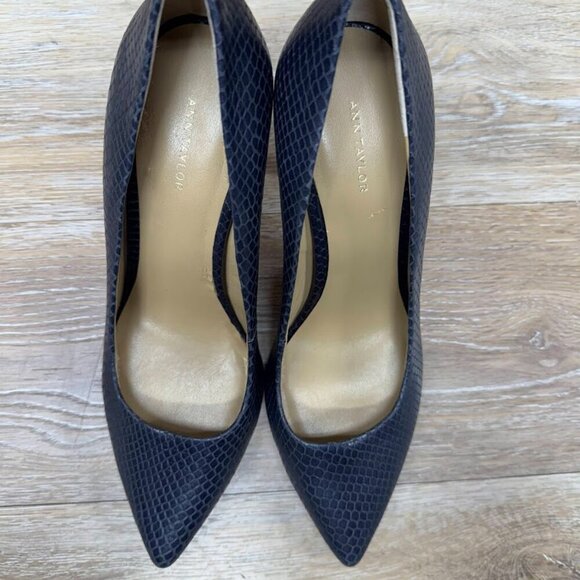Anne Taylor Cynthia Blue Leather Lizard Embossed Heels Women's Size 8 - Picture 2 of 8